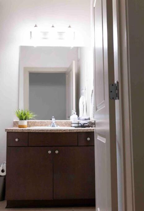 Amplify Spaces 1 And 2 Bedroom Apartments, Downtown Birmingham, Uab Buitenkant foto